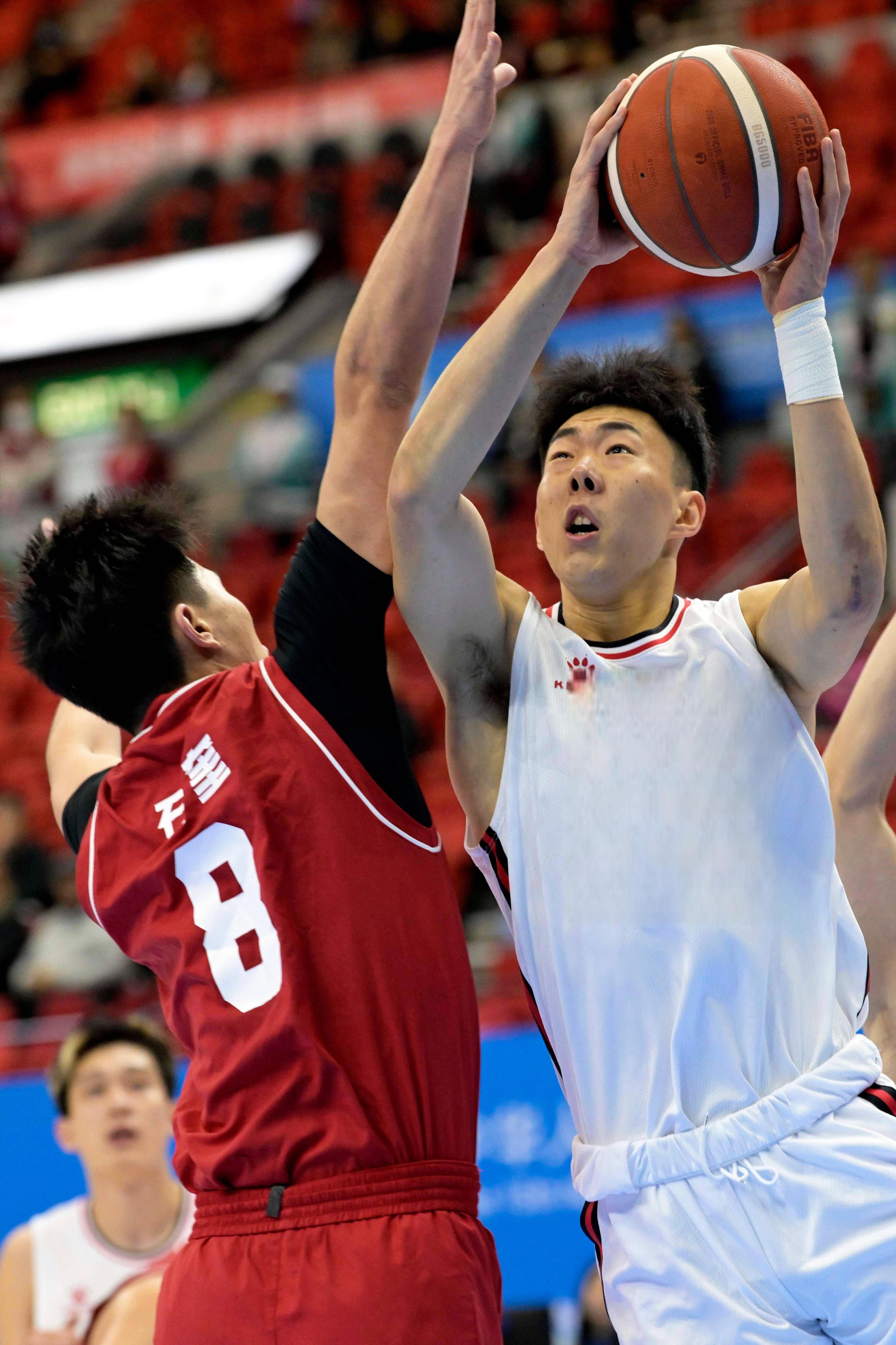 爱游戏体育-今晚波尔图篮板制胜山东男篮今夜造点机会，这操作让人直呼：法兰克福围绕意大利杯战术微调