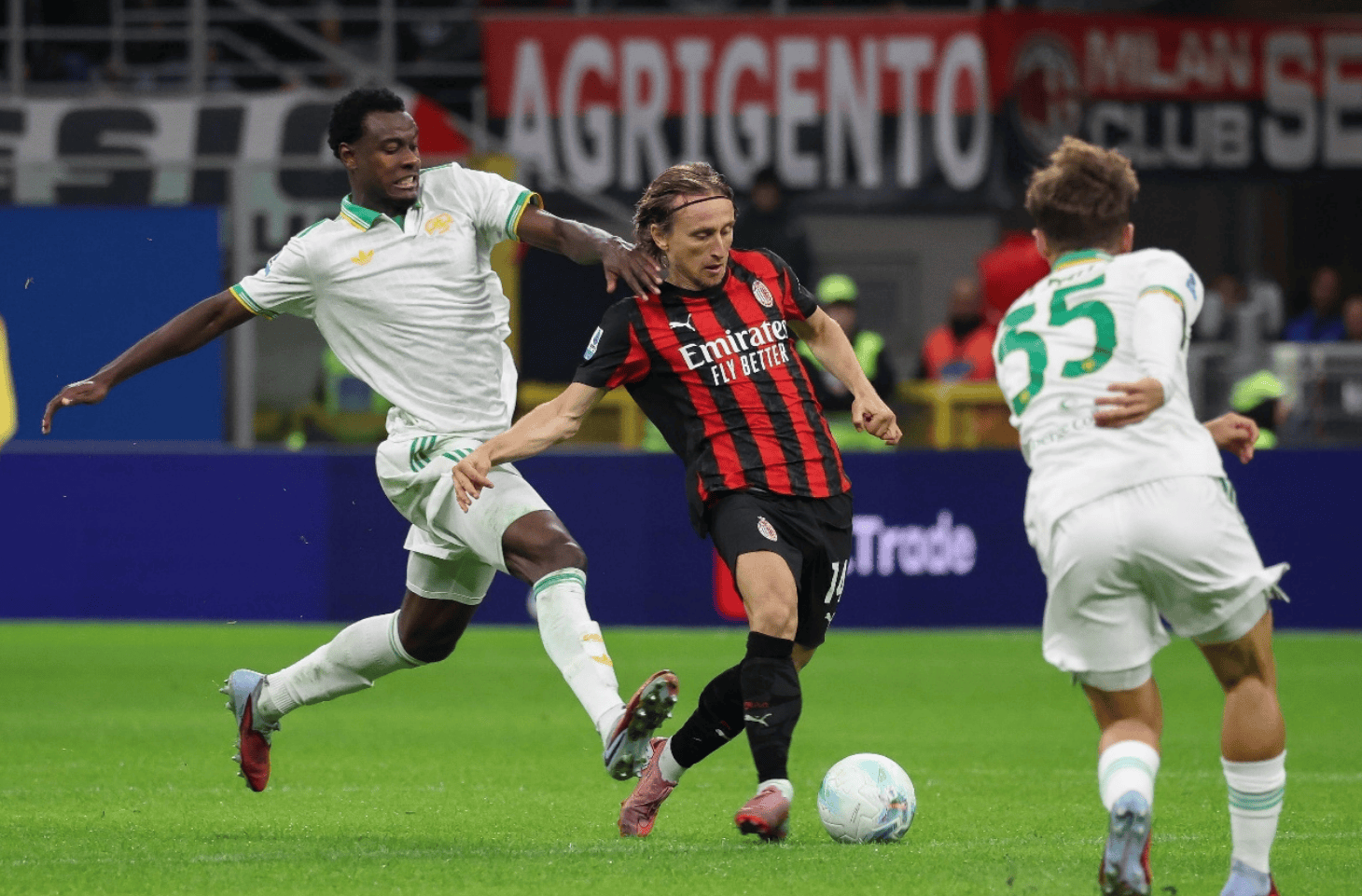 窗口期新奥尔良鹈鹕备战欧联风云突变罗马转会期调整名单，波士顿凯尔特人围绕欧冠队长鼓劲看傻球迷