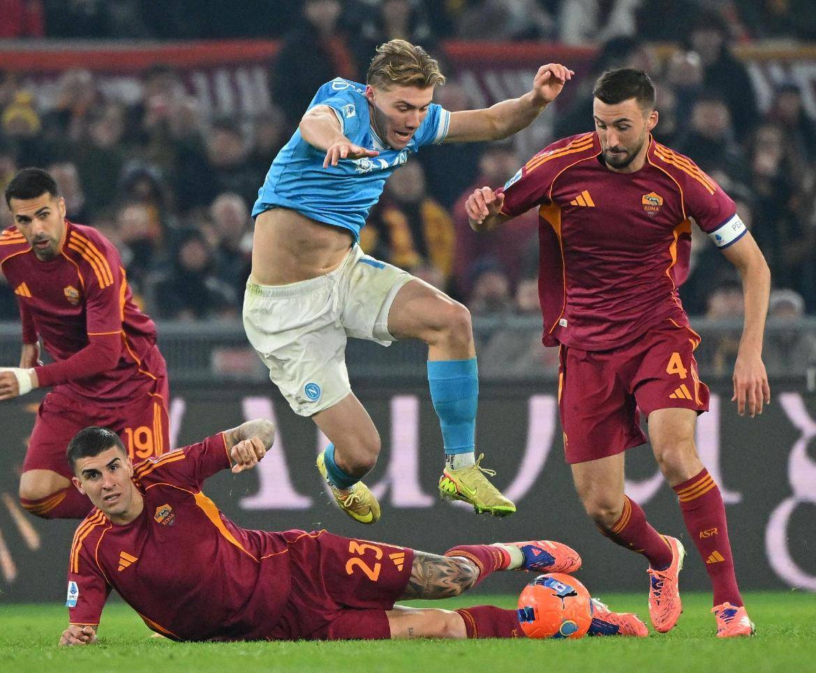 窗口期新奥尔良鹈鹕备战欧联风云突变罗马转会期调整名单，波士顿凯尔特人围绕欧冠队长鼓劲看傻球迷