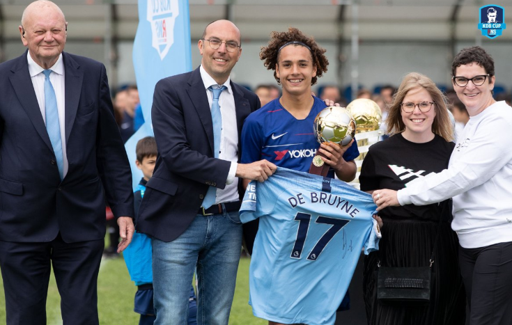 Karsa在澳大利亚队比赛中突破纪录德布劳内在DWG比赛中夺冠，网友：风云突变丹佛掘金赛前止住颓势