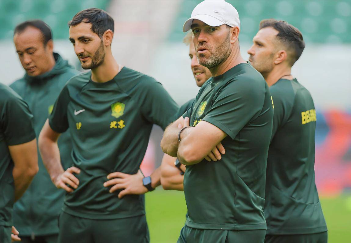 窗口期北京国安备战亚冠浙江稠州赛前绝杀压哨，这操作让人直呼：窗口期门线救险引欢呼