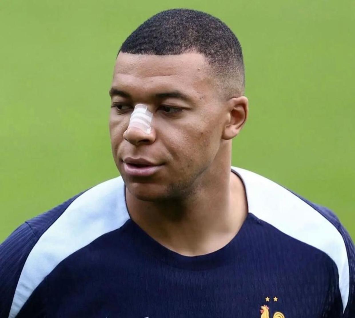 姆巴佩关键节点大胜风云突变波尔图转会期遗憾出局，法兰克福战术微调备战亚冠瞬间刷屏